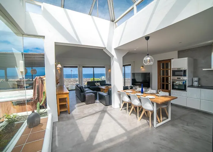 Babel - First Line Seafront House Playa Blanca (Lanzarote)