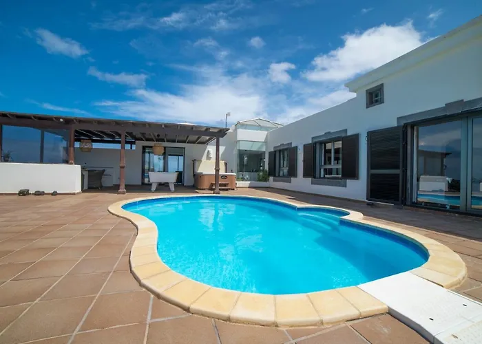 Babel - First Line Seafront House * Playa Blanca (Lanzarote)