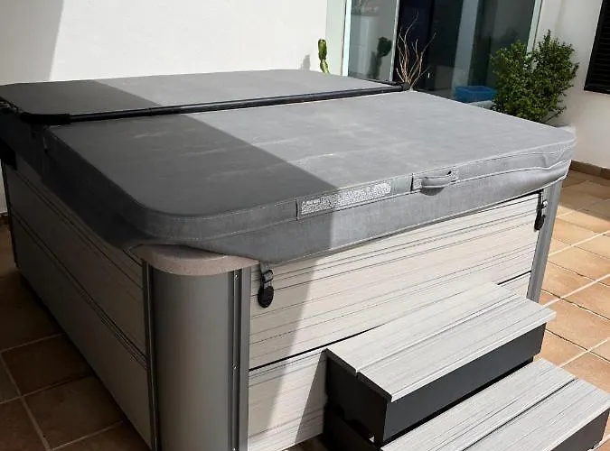 Babel - First Line Seafront House *