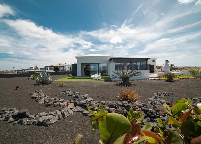 Holiday home Babel - First Line Seafront House *