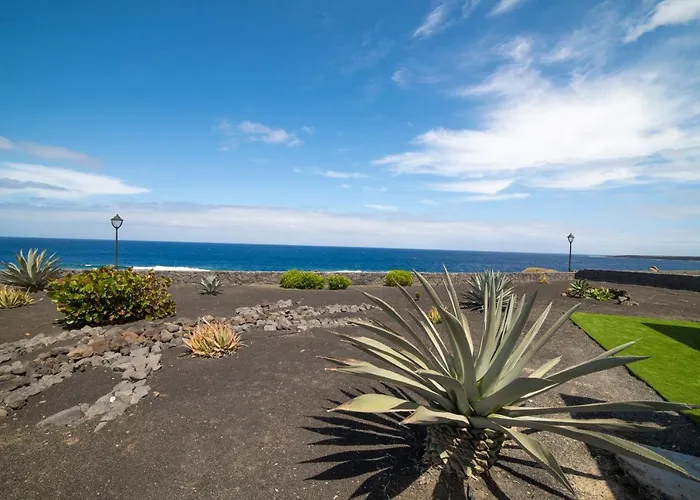 Babel - First Line Seafront House *