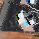 Holiday home Babel - First Line Seafront House *