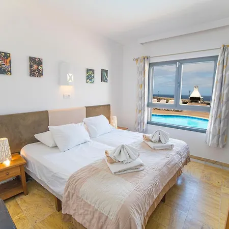 Σπίτι διακοπών Babel - First Line Seafront House *