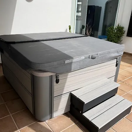 Babel - First Line Seafront House *