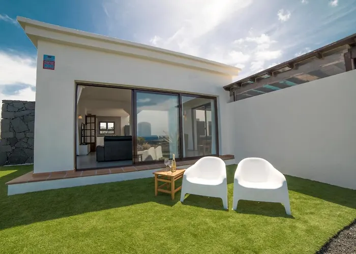 Babel - First Line Seafront House Playa Blanca (Lanzarote)